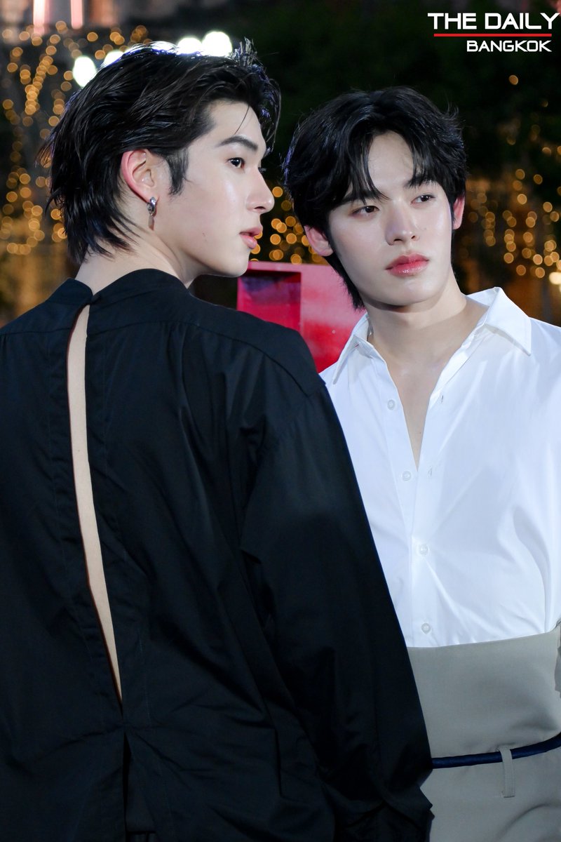 thedailybkk's tweet photo. ลุคปัง ชุดปัง อินเนอร์ปัง " ตี๋ตี๋-ป๋อ " ในงาน ELLE FASHION WEEK 2026 PRESS CONFERENCE

FSW ELLE X TTP
#TEETEEPORATEFW26
#TeeteePor #ตี๋ตี๋ป๋อ
#twnpich #PorSuppakarn 
#ELLEFashionWeek2026
#EFW26ATICONSIAM 
#SeeYouAtTheTent https://t.co/Uxi3FNjEx8