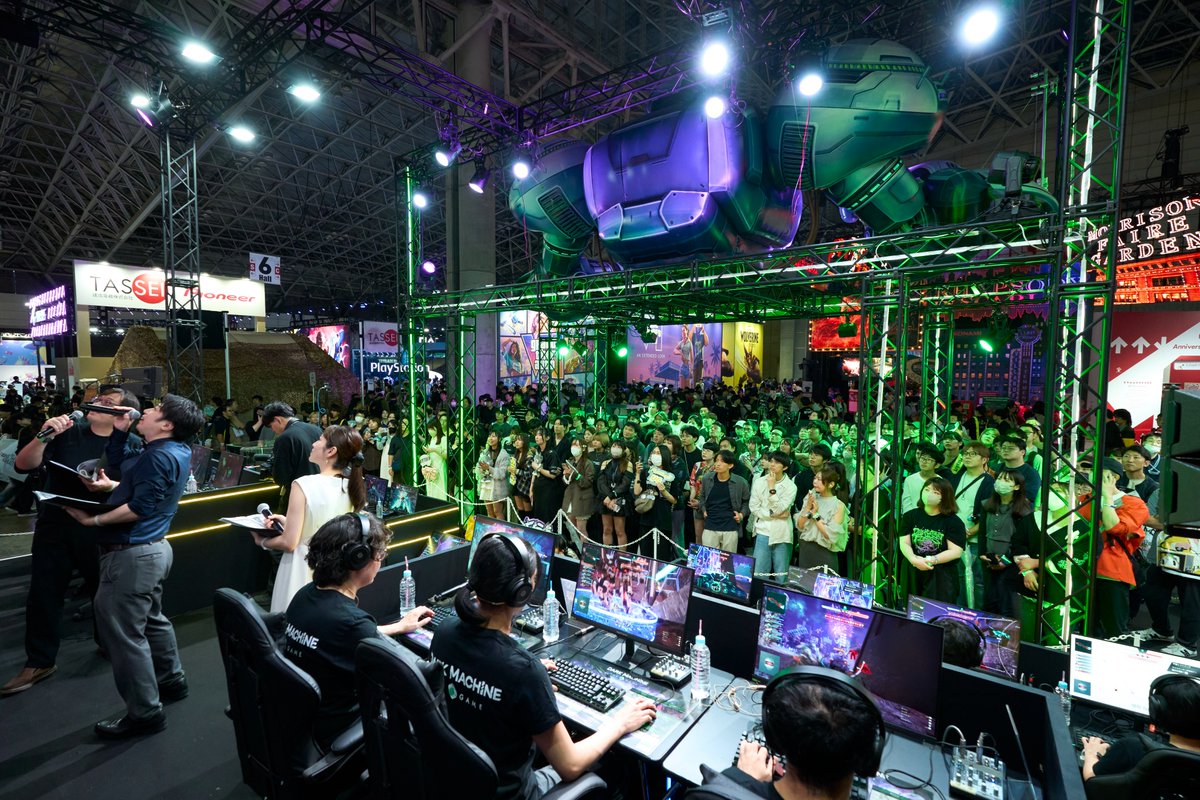 DarkMachineWeb3's tweet photo. Insane scenes from our Exhibition Match at #TokyoGameShow https://t.co/WAn4Sknuhf