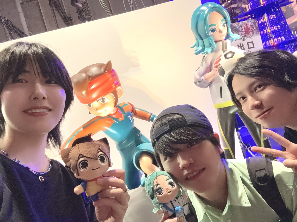 eoM5amonoK's tweet photo. TGS2026の思い出📷💭
将くんとなりくんと3人で参戦してきました😆✨️
(ハルと雲明も参戦✌️✌️)

試遊たくさんさせていただきました！！
どれもめちゃくちゃ面白くて発売が楽しみです🎮💖

3枚目はイナズマイレブンの続編タイトルをチェックするハル☺️ https://t.co/v9GDWtOPRb