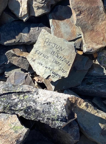 01CuriousGeorge's tweet photo. 📍Banff National Park, Alberta
🗺️Devil's Thumb hiking trail

Hikers recently discovered that Indians are defacing rocks near Lake Louise despite a strict park policy against this.

This brazen act of vandalism carries a fine of up to $25,000 for a first offence, yet many Indians just don't care.