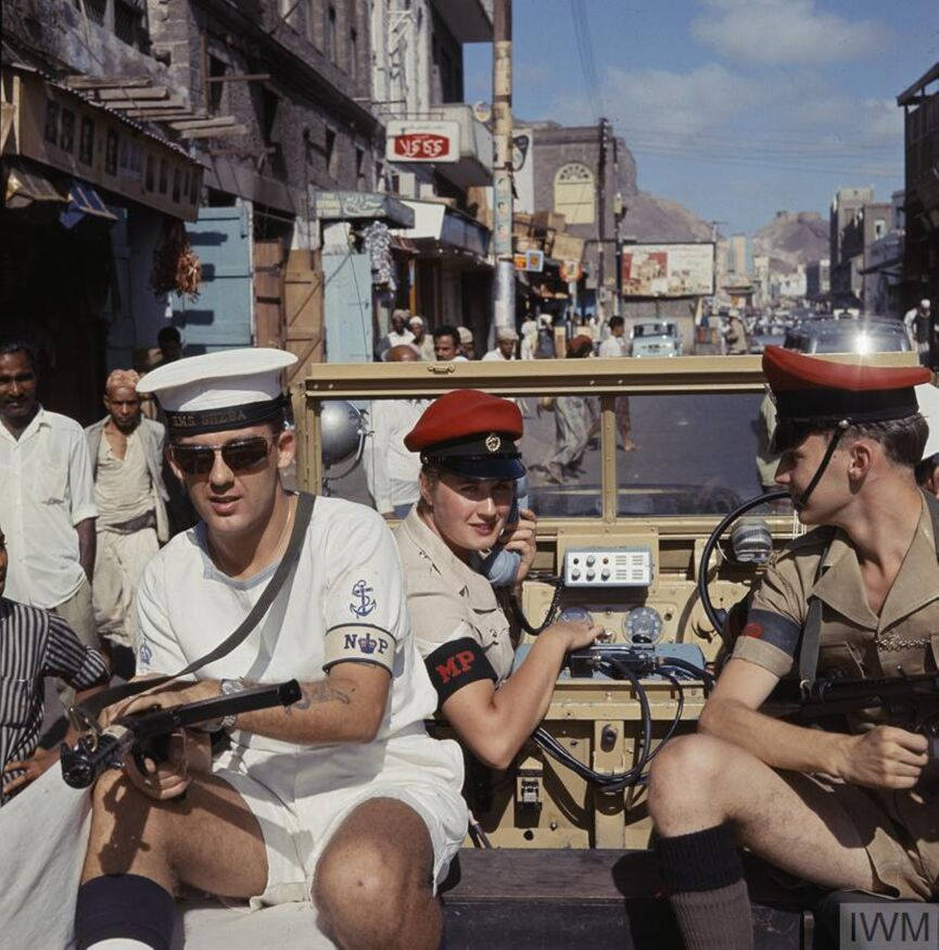joeblillib4090's tweet photo. British MPs and a sailor from the HM Naval Base driving through Crater, Aden Colony. https://t.co/ZnACdAmNIz