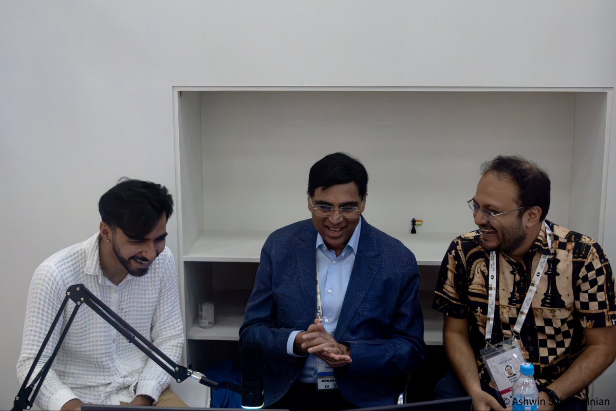 ashwinksubram's tweet photo. A King who knows exactly how to make the room laugh! 👑😄 @vishy64theking @ChessbaseIndia @sagarchess1 @HarshitRaja1 #chess #chessolympiad https://t.co/PufiUIT1fd
