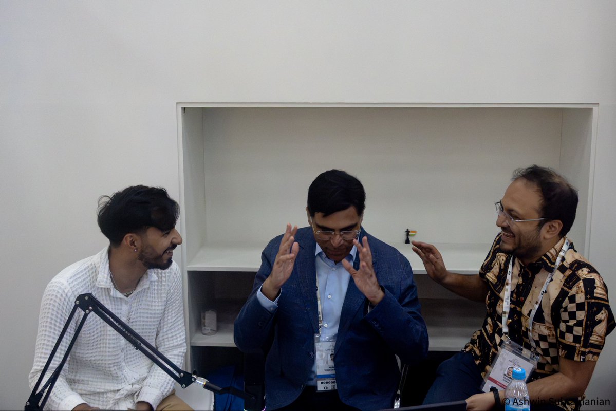 ashwinksubram's tweet photo. A King who knows exactly how to make the room laugh! 👑😄 @vishy64theking @ChessbaseIndia @sagarchess1 @HarshitRaja1 #chess #chessolympiad https://t.co/PufiUIT1fd