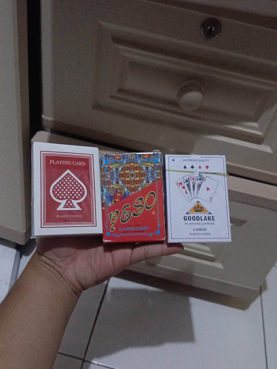 Hustlewithyoga's tweet photo. Setelah hutang lunas, mau mencoba koleksi kartu remi lagi https://t.co/uphLIGgVix