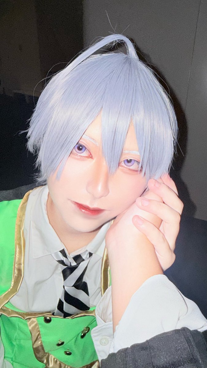 00175Ni1's tweet photo. お友達の手を借りて
#Dハロ  #Dハロ仮装 https://t.co/exua74tAJm