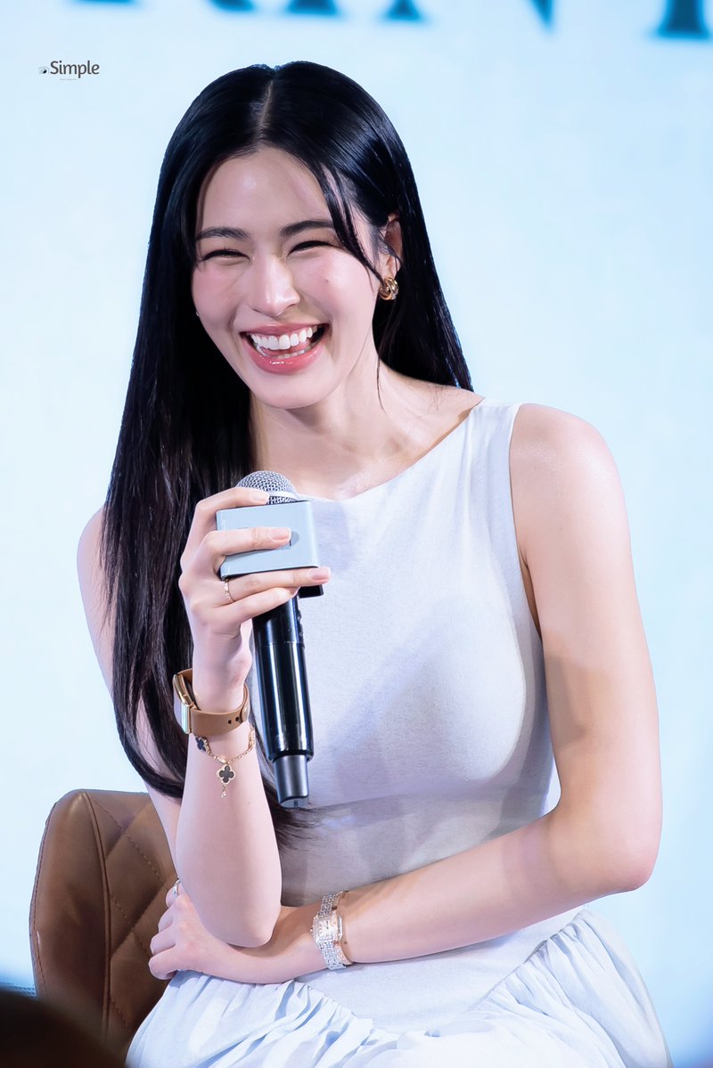 69__Simple's tweet photo. คิดถึงมากกกกกก ยืนมองด้วยความคิดถึงหลายยย ได้จิ้นพระราม2 ประทังชีวิต 5555 

LO THE TOUCH BLUEPRINT 
#TheTouchBluePrintxLingOrm
#linglingkwong #OrmKornnaphat
#LingOrm https://t.co/6kjbe61CrK