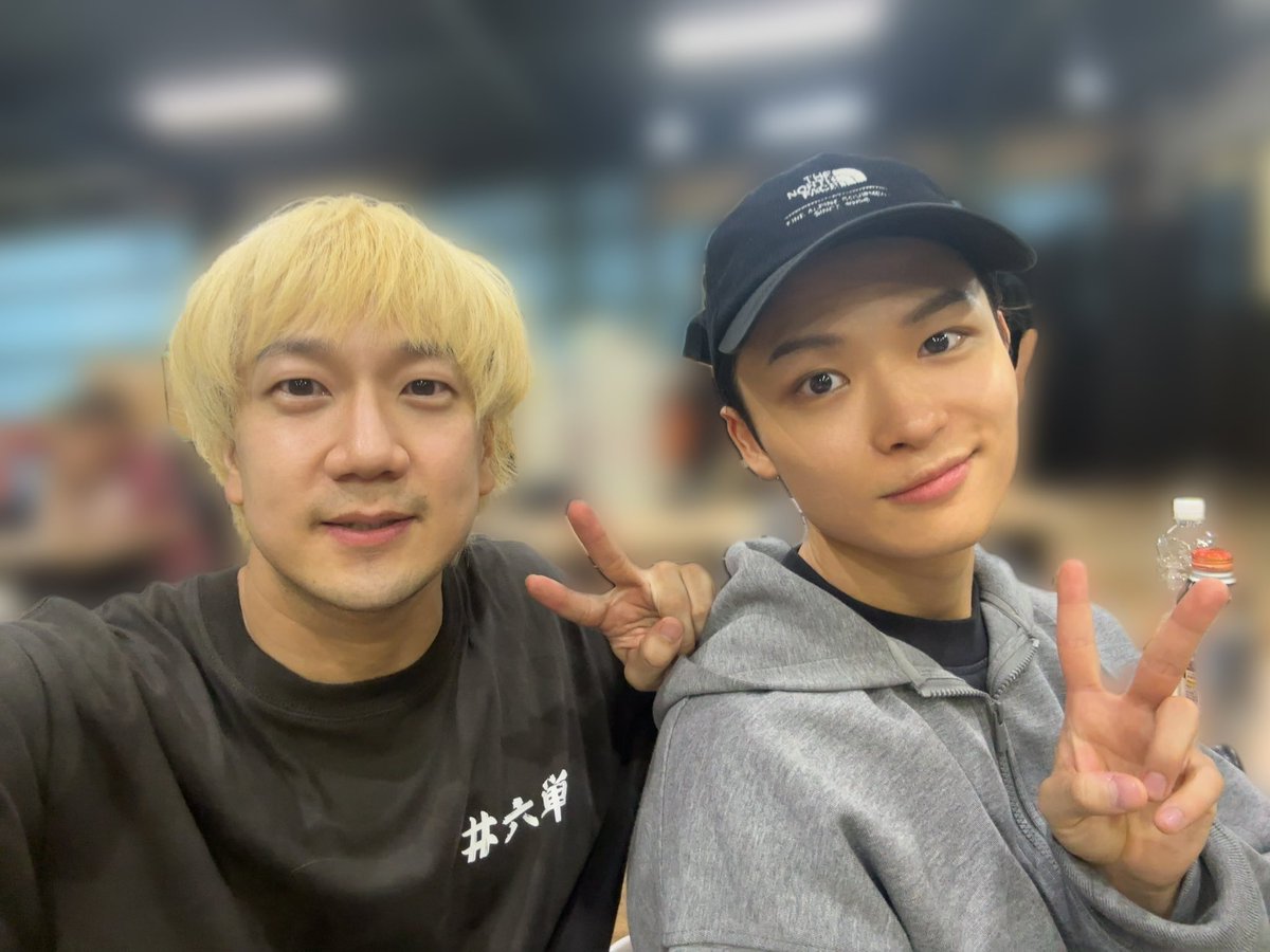 ogasawa_jae's tweet photo. 今日も稽古でございました！
アクションいっぱいしました！
汗いっぱいかきました！
今日の立統です。
#忍ミュ https://t.co/daUv2QpJZQ