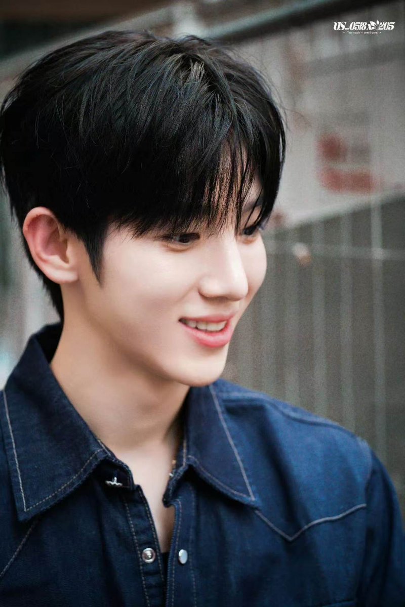 1008snowball's tweet photo. PARK SIWOO IN MILAN 🐰 He built his own label and now he's walking into MILAN.

#SIWOO_IN_MILANO 
#PARKSIWOO 
#MilanFashionWeek https://t.co/8vlgEKUm4G