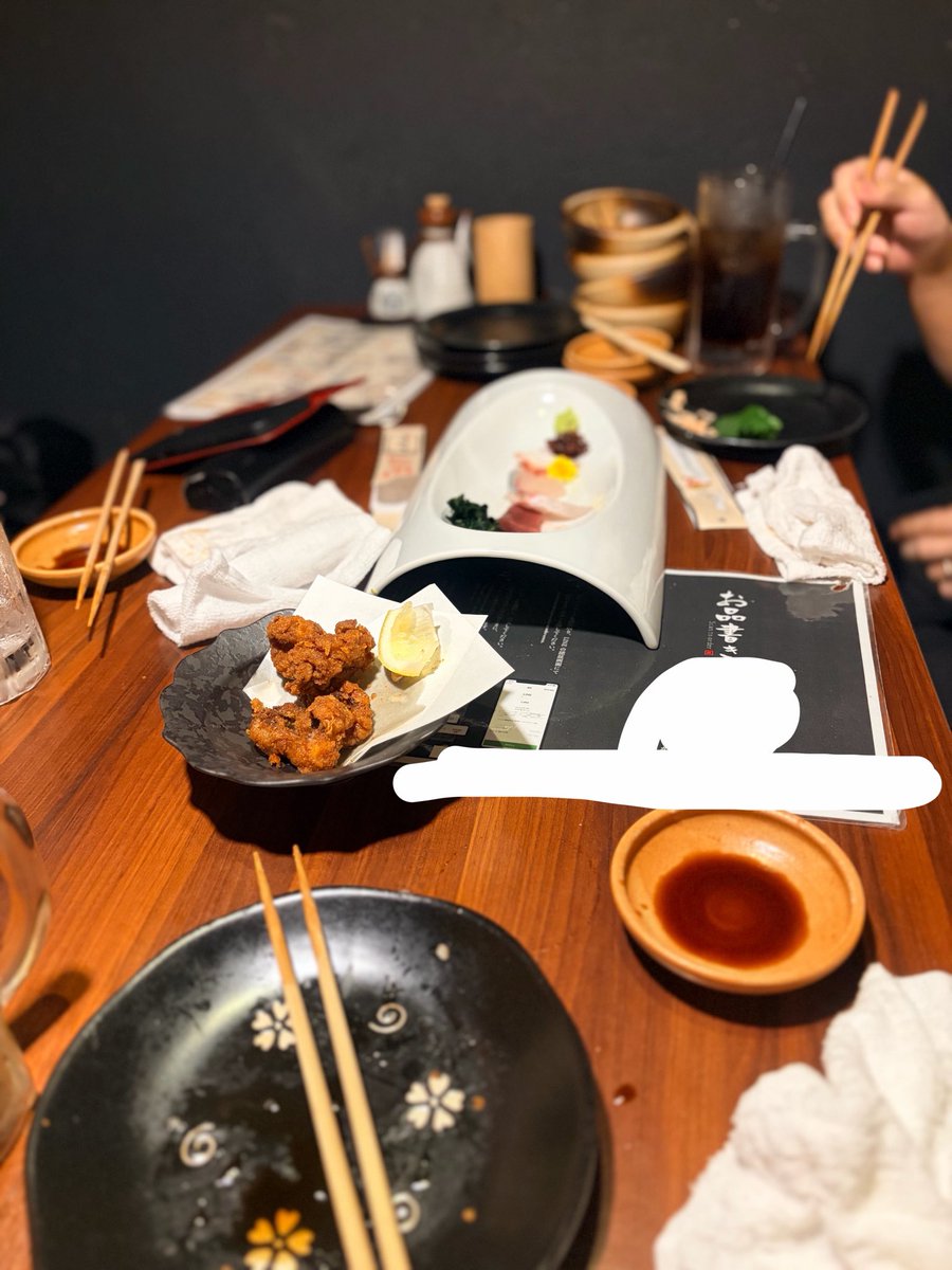 tekari_m's tweet photo. 悪いママだから

生後半年の赤ちゃん連れて

夜遅くまで居酒屋に行っちゃうんだ〜(ง  ᵕωᵕ)ว♪

お魚美味しかった🐟 https://t.co/Cwx0EBSMrE