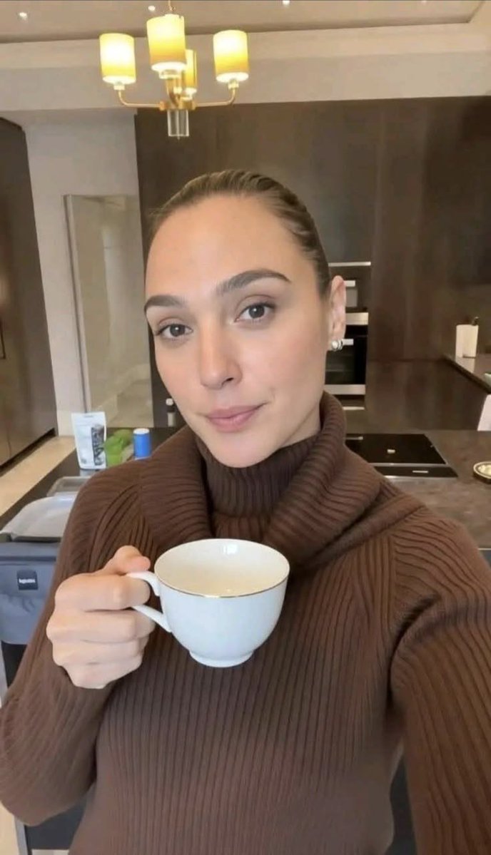 GalGadotvm's tweet photo. Hello honey how are you doing I missed you so much can you connect me private so we can talk please forgive me 😭😭😭🙏 https://t.co/daM3vWQzEI