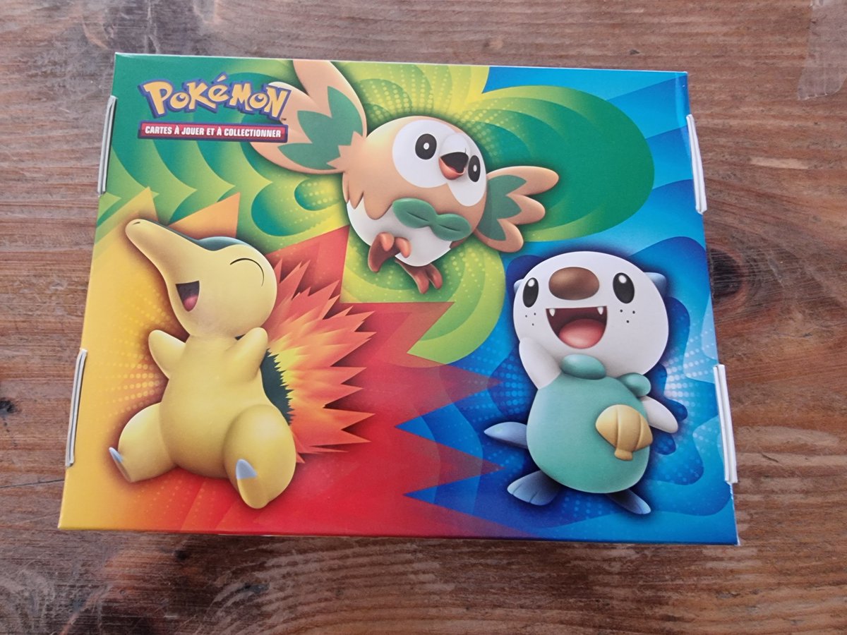 Gypso000's tweet photo. A defaut de trouver du 30 ans, je me suis offert un coffret tout mignon 🥺
Dedans y a un booster poing de fusion, 2 astres radieux et 2 stars étincelantes.
Je vous fais un point sur les hits (ou pas 😭)
Deja juste les 3 promos, je fonds d'amour https://t.co/ieJqUmg8KX