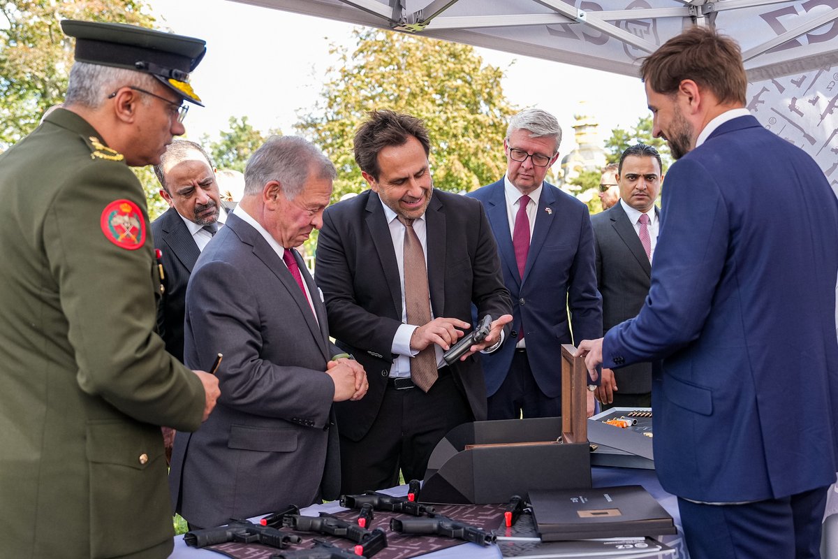 CZ_Firearms's tweet photo. Strengthening a long-standing partnership with Jordan.

On 18 September, CZ CEO Jan Zajíc joined representatives of selected Czech defense companies at Kramář’s Villa in Prague for a meeting with His Majesty King Abdullah II of Jordan during his official visit to the Czech Republic.

The discussions focused on opportunities for further cooperation. CZ also presented selected products from its portfolio for armed forces, including the CZ BREN 2 in 7.62×39, CZ BREN 3 and CZ P-10 series pistols. His Majesty personally viewed the products and learned about their applications.

As a long-standing supplier to the Jordanian Armed Forces, we greatly appreciate the opportunity to build on this relationship and discuss how our solutions can meet the needs of modern armed forces.