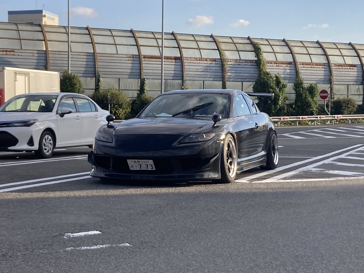 dignity_301's tweet photo. 弄りまくったRX-8(×2台)乗ってた時は写真載せてどんなに伸びてもふぁぼ300行けば良い方とかだったのにディグニティに乗り換えた瞬間何も弄って無いのにアホみたいにバズるの何でなん……

そんなに三菱マークのY51って異常？() https://t.co/t1tqkpw0g4