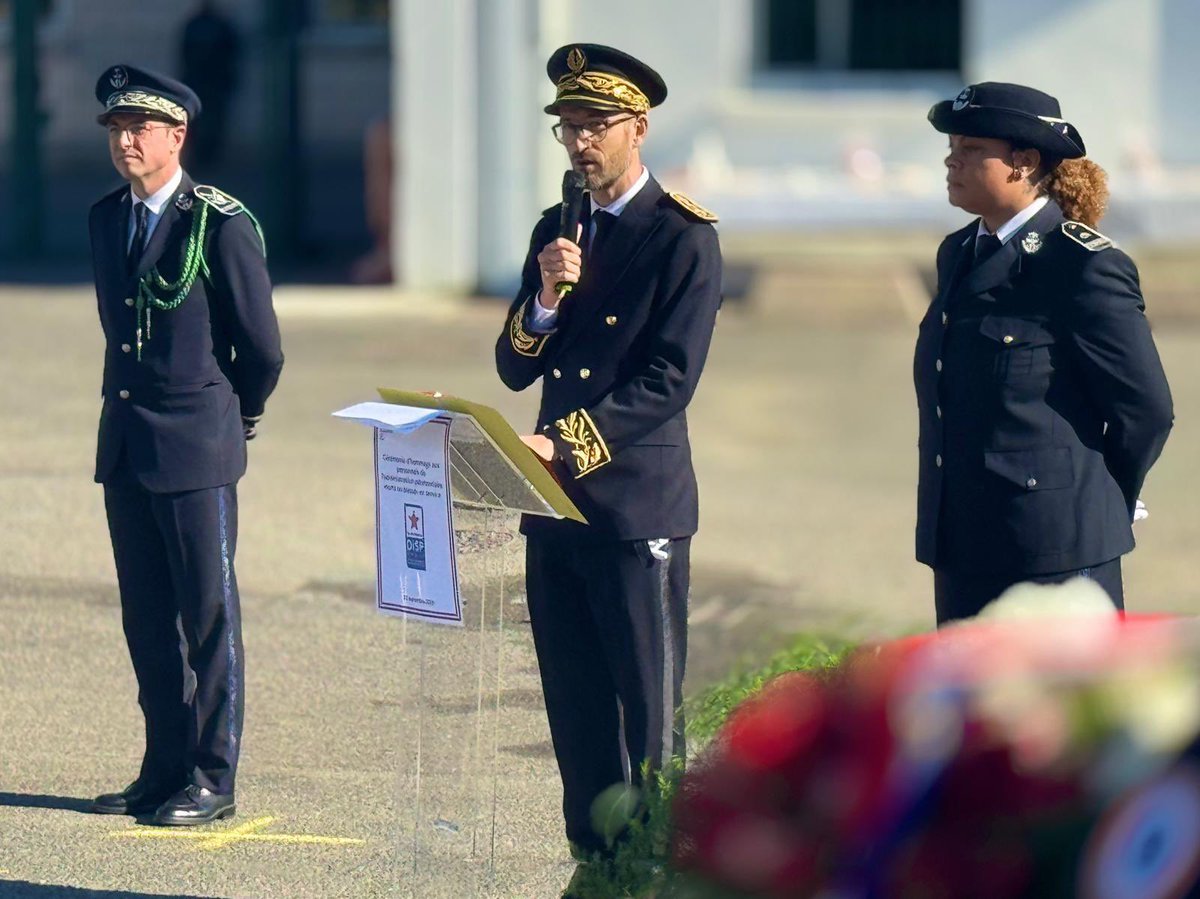 Image de Préfet du Val-d'Oise - 🇫🇷 #Hommage | Au centre pénitentiaire d’Osny-Pontoise, Préfet du Val-d'Oise a présidé la cérémonie