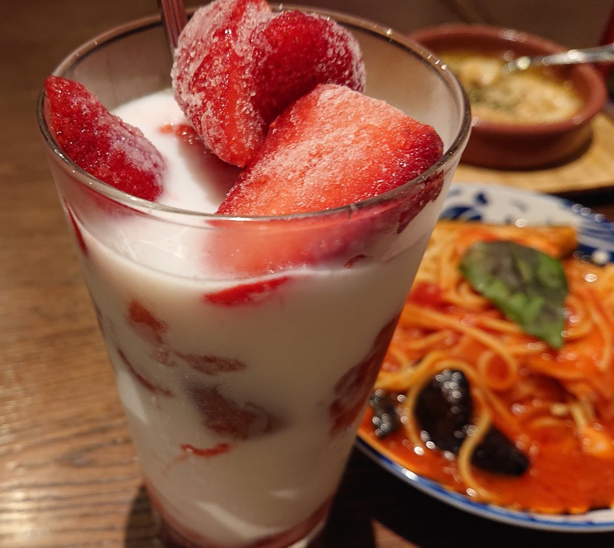 Atsugoma830's tweet photo. いちごでお腹いっぱい🍆🍝
いや…もう……ほんとかっこよかった🧡🌹💛 https://t.co/8d7rrgQfbR