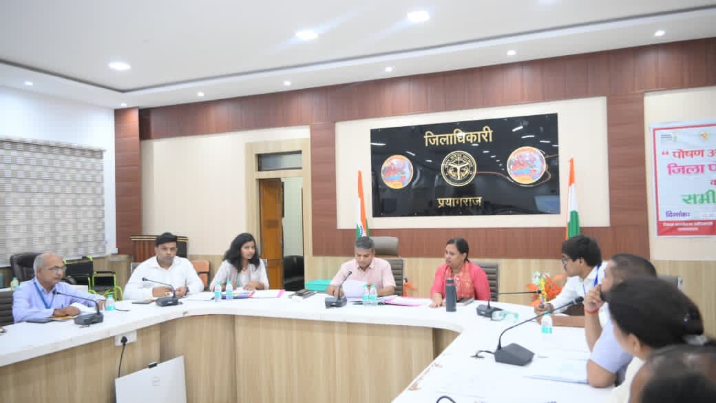 DM_PRAYAGRAJ's tweet photo. जिलाधिकारी की अध्यक्षता में जिला सलाहकार समिति, मेरा युवा भारत की बैठक सम्पन्न हुई। बैठक में आग��मी कार्यक्रमों एवं कार्ययोजना की समीक्षा की गई।
जिलाधिकारी ने सेवा-संकल्प अभियान के तहत व्यापक कार्यक्रम आयोजित कर अधिकाधिक युवाओं की सहभागिता सुनिश्चित करने के निर्देश दिए। साथ ही VBYLD-2027 क्विज के प्रचार-प्रसार, युवा कनेक्ट, खेल, सांस्कृतिक गतिविधियों एवं युवा संसद कार्यक्रमों को प्रभावी ढंग से संचालित करने के निर्देश दिए।
@CdoPrayagraj @CMOfficeUP @UPGovt @InfoDeptUP @ChiefSecyUP