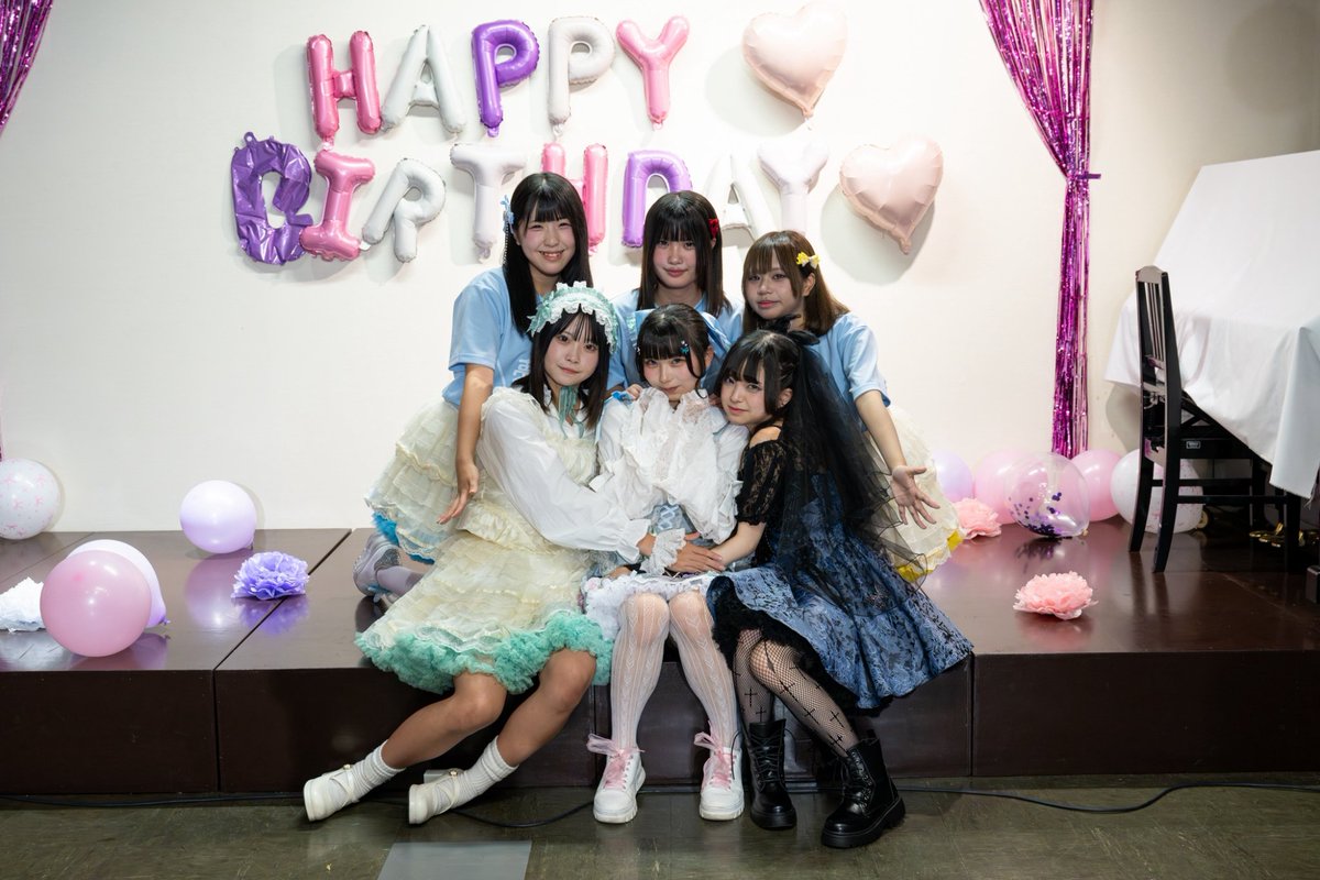 yumemiru_iris's tweet photo. 昨日は『ゆめりすひみちゅのライブ〜まかろ&のあバースデー〜』にお越しいただき誠にありがとうございました✨️🎂✨️

内容もメンバーに決めてもらって
本人達の力で作ってもらいました🦄

本来であればステージに二度と上がることを運営としても想定してなかった
初期メンバー『葉月来夢』がまかろちゃんのために友情出演してくれました💚

一年に一回しかない
そして次があるかもわからない
生誕祭を楽しんでいただけたなら
本当に嬉しく思います🩷💜❤💛🩵

今後とも甘苺まかろと美艶のあ
そして夢見るアイリスの応援
よろしくお願いいたします🦄🌈🎂

@AMAME_Uo_oU
@nooa4446 
@saku_yumerisu 
@hoshimoko_o0 
@uki_yumeris 

#アイドル 
#熊本 
#夢見るアイリス
#生誕祭
