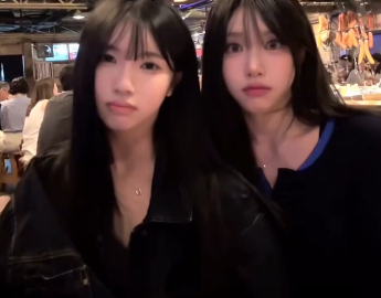LSugardoll's tweet photo. #Bossberry's ig stories teaser for the tavern skit with #Soeun and Yumi. SoEun also shared it with the line: "자연스러운데?" = "It looks natural, doesn't it?" #TRI_BE https://t.co/i80X36U4TA