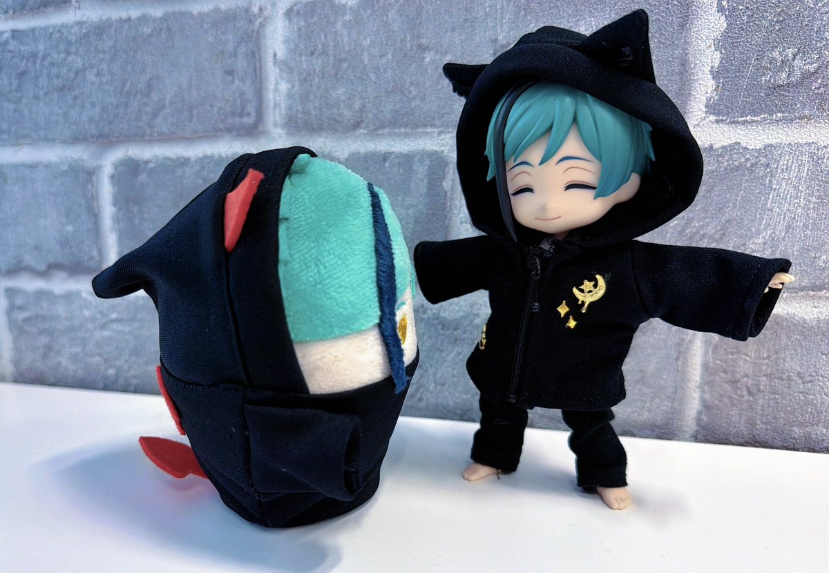 ikuneko_nui's tweet photo. https://t.co/5mRHsrqJlL

持ち帰り分などBOOTHにいれました。よろしくお願いします🐱

発送方法や手洗いOKなお洋服の表記など一部変更しました！！ https://t.co/z1wO5LXUbV