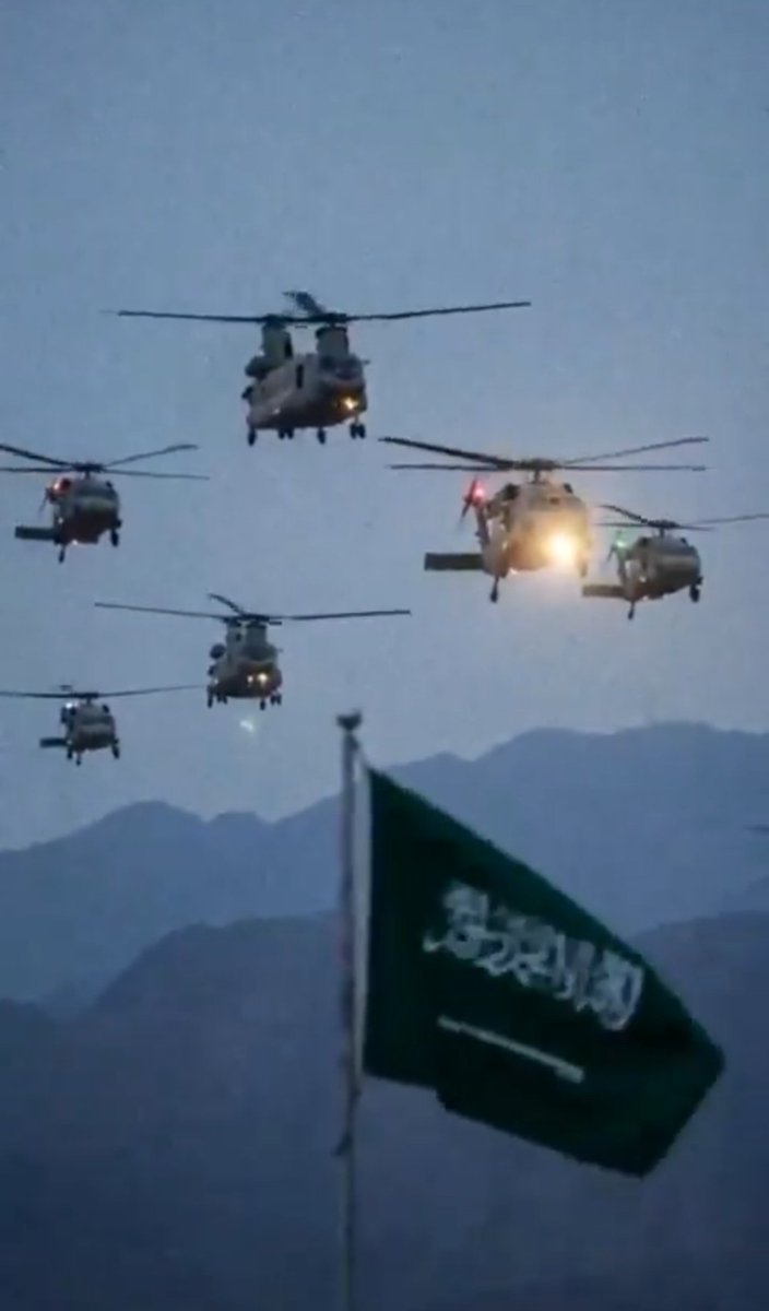 m7b_h's tweet photo. ان كثرت الأحداث منا ومنا
أضرب بنا شر  المعادين ويزول 🇸🇦
#اليوم_الوطني_السعودي_٩٦ https://t.co/DYc7GLQ0et
