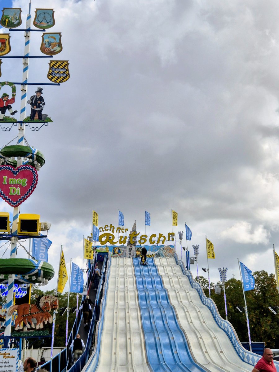 ChristianHbc3qP's tweet photo. Grüße vom Oktoberfest🍻 https://t.co/em3qzRrNOd