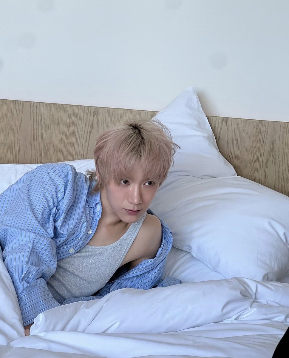 jaehyunjeno's tweet photo. ลุกได้แล้วค่ะ                               ขออีก 5 นาทีนะเบบี๋ https://t.co/2PGhA74Or1