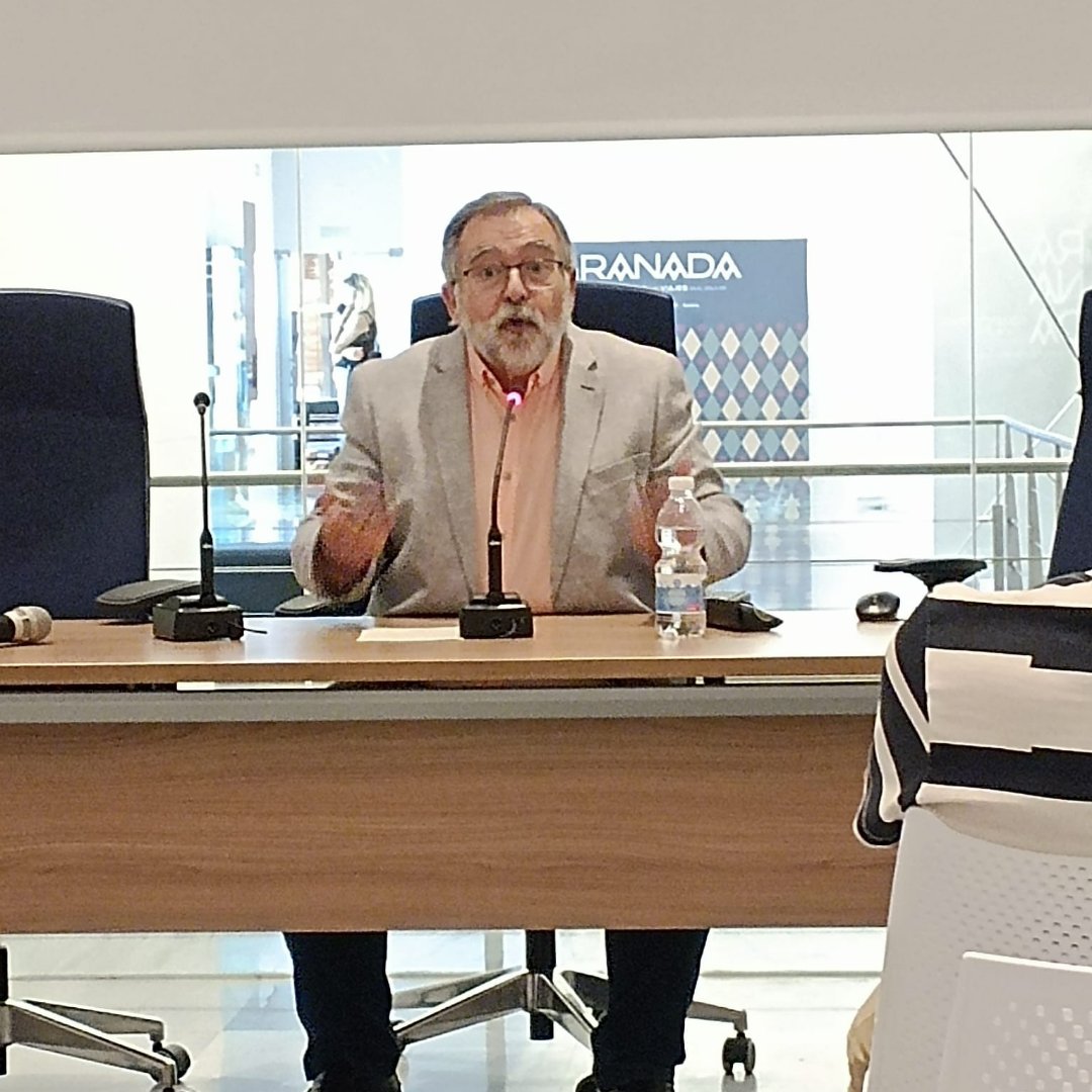 amigosdalhambra's tweet photo. 📚 La historia también se disfruta compartiéndola. Así vivimos el III Festival Letrahistórica de Granada, con encuentros como la charla de José Calvo Poyato. 💙 Seguimos acercando cultura, historia y patrimonio.

#FundaciónAmigosAlhambra #Letrahistórica #Granada #Historia https://t.co/1NvF1QRYIL