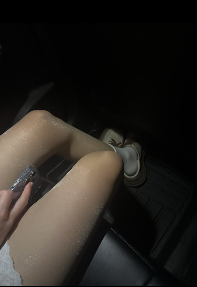 handenurf's tweet photo. #杭州女s #sm #四爱女攻 #丝足 捂了一天的丝脚，不知道有没有狗来吃 https://t.co/OYgxnoqwyk