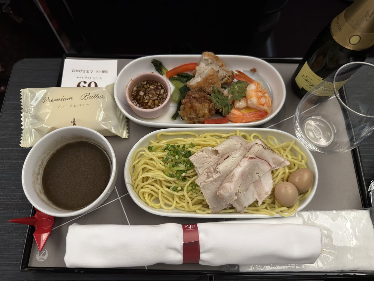 cloudit0's tweet photo. 無事着きました
写真は機内食 https://t.co/luwnL2OmRK