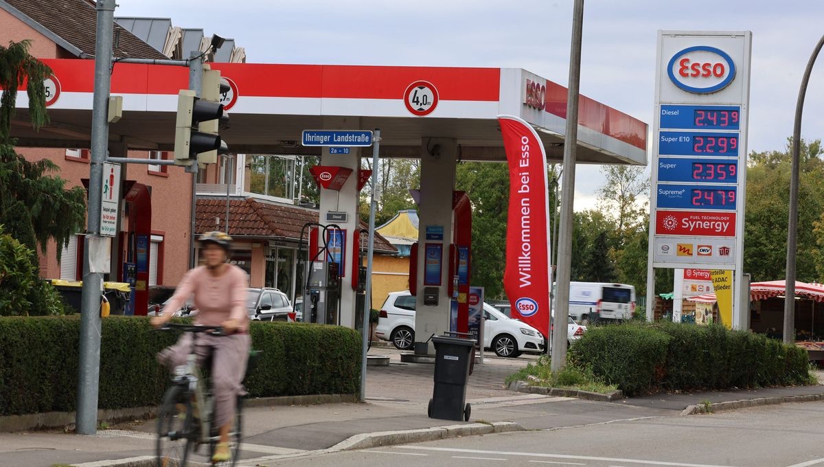AlertesInfos's tweet photo. ⛽️🇫🇷 FLASH - La consommation de carburant a CHUTÉ de 30% en seulement 10 jours en France, en raison de la hausse des prix. (ministère de l’Économie) https://t.co/aZ6O3HUTif
