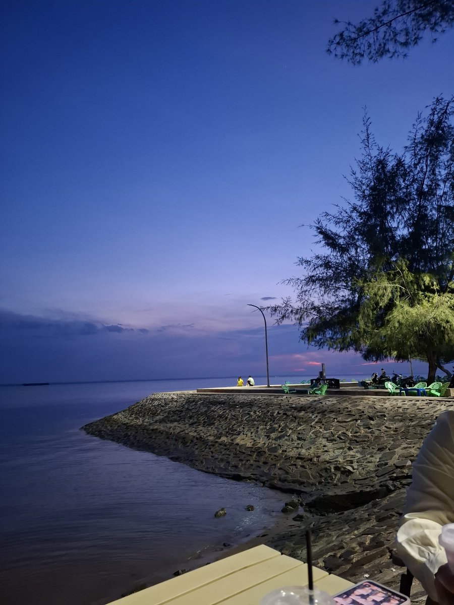Blueberrich_04's tweet photo. hari ini ga ada sunset karna hujan seharian huhuu

#mlm #x https://t.co/C8zrUNAbMm