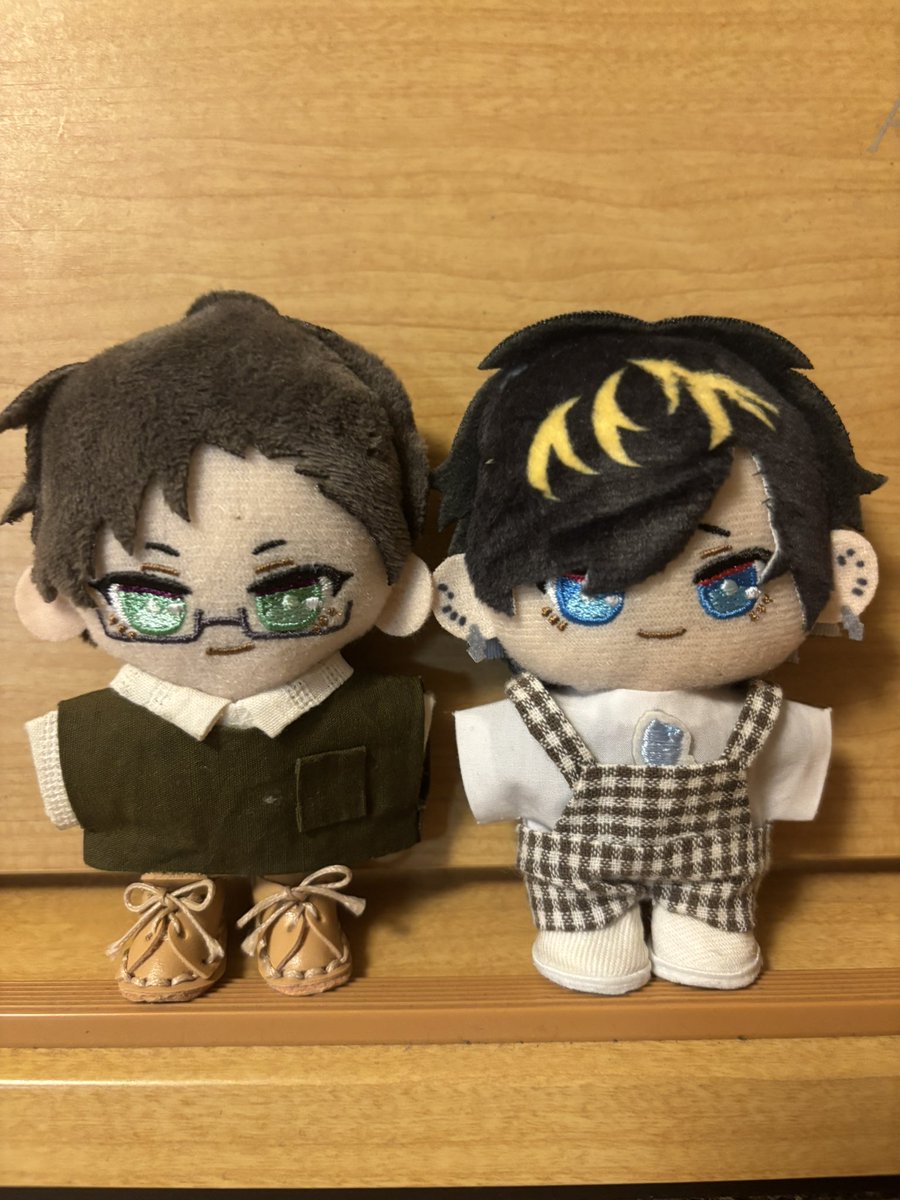 imdcgv's tweet photo. ツイステハマってた時にぬいに着せてた服アクぬいに着せてみたらピッタリだった‼️でもちょっと大きいかも、、？🤔 https://t.co/XvTyZ8EPir