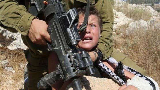 BusaidiNaser's tweet photo. إسرائيل الإرهابية القذرة اعتقلت حوالي 50,000 طفل فلسطيني في الضفة الغربية منذ عام 1967..

 "منظمات غير حكومية مثل DCI-Palestine توثق 500-700 حالة سنوية في العقود الأخيرة تحت المحاكم العسكرية، غالباً بسبب رمي الحجارة..
تعتمد الأرقام التراكمية الدقيقة بشكل أساسي على تلك المصادر؛ وتستشهد إسرائيل بحاجات أمنية ضد العنف في الأراضي"..