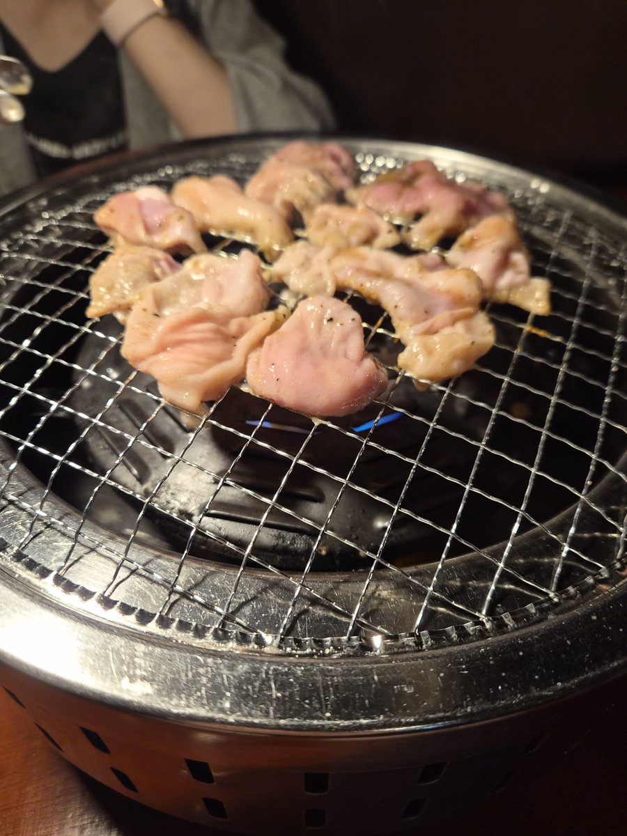 rgedrive's tweet photo. 昆布〆め豚タンで連休を締め上げていく https://t.co/52gjGynryX