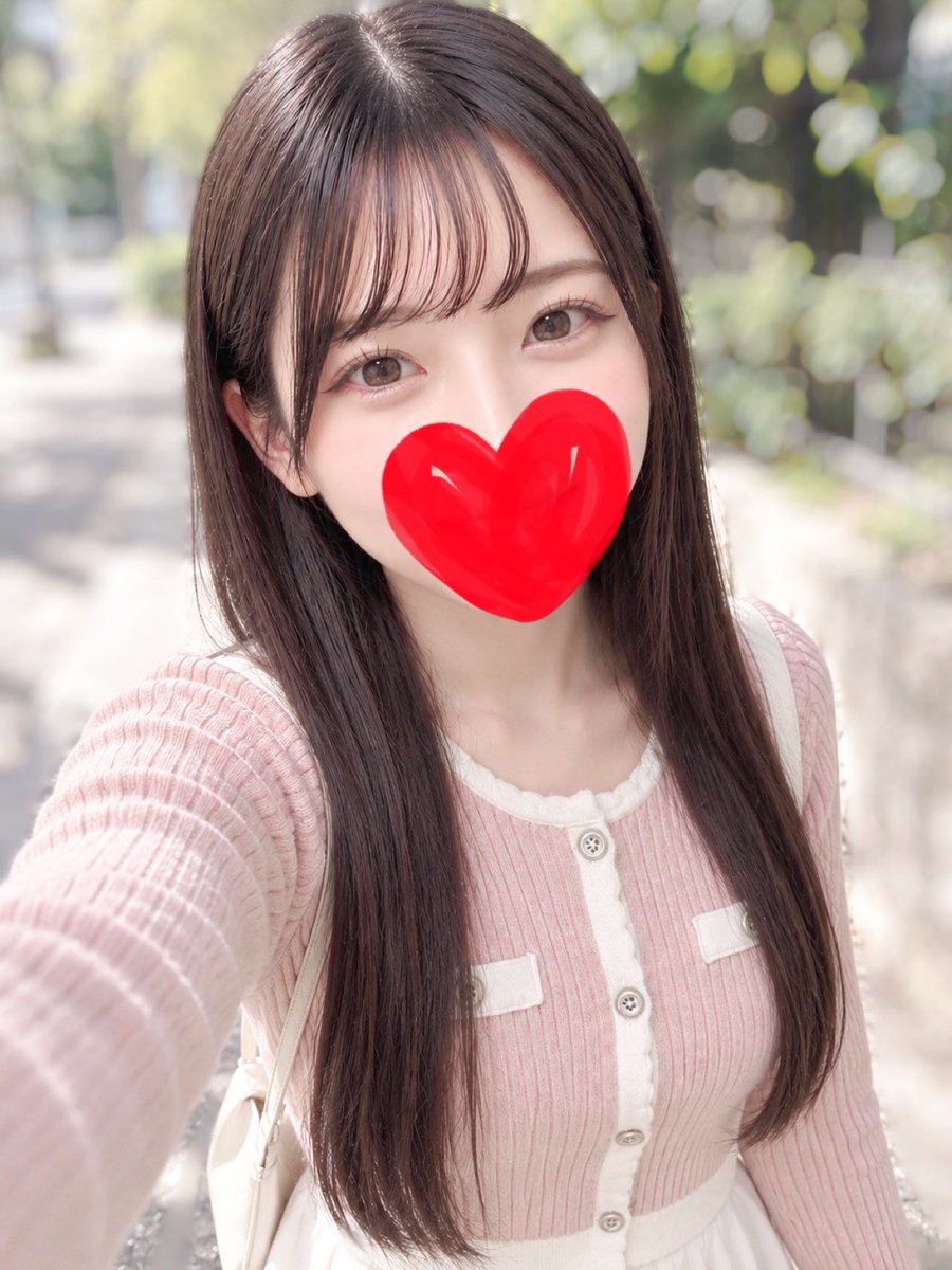 gkr6fk's tweet photo. ✨もも🍑🎀の質問コーナー✨

今日はなんでも答えちゃうよ〜🥰💓

👇ルール説明はこれだけ👇

・ももが嫌がることは書いちゃだめ🙈💓
・質問は1人1回まで😘

このポストのリプ欄に質問書いてね〜💓

たくさんの質問待ってるよ😘✨ https://t.co/8rCmSSCrek
