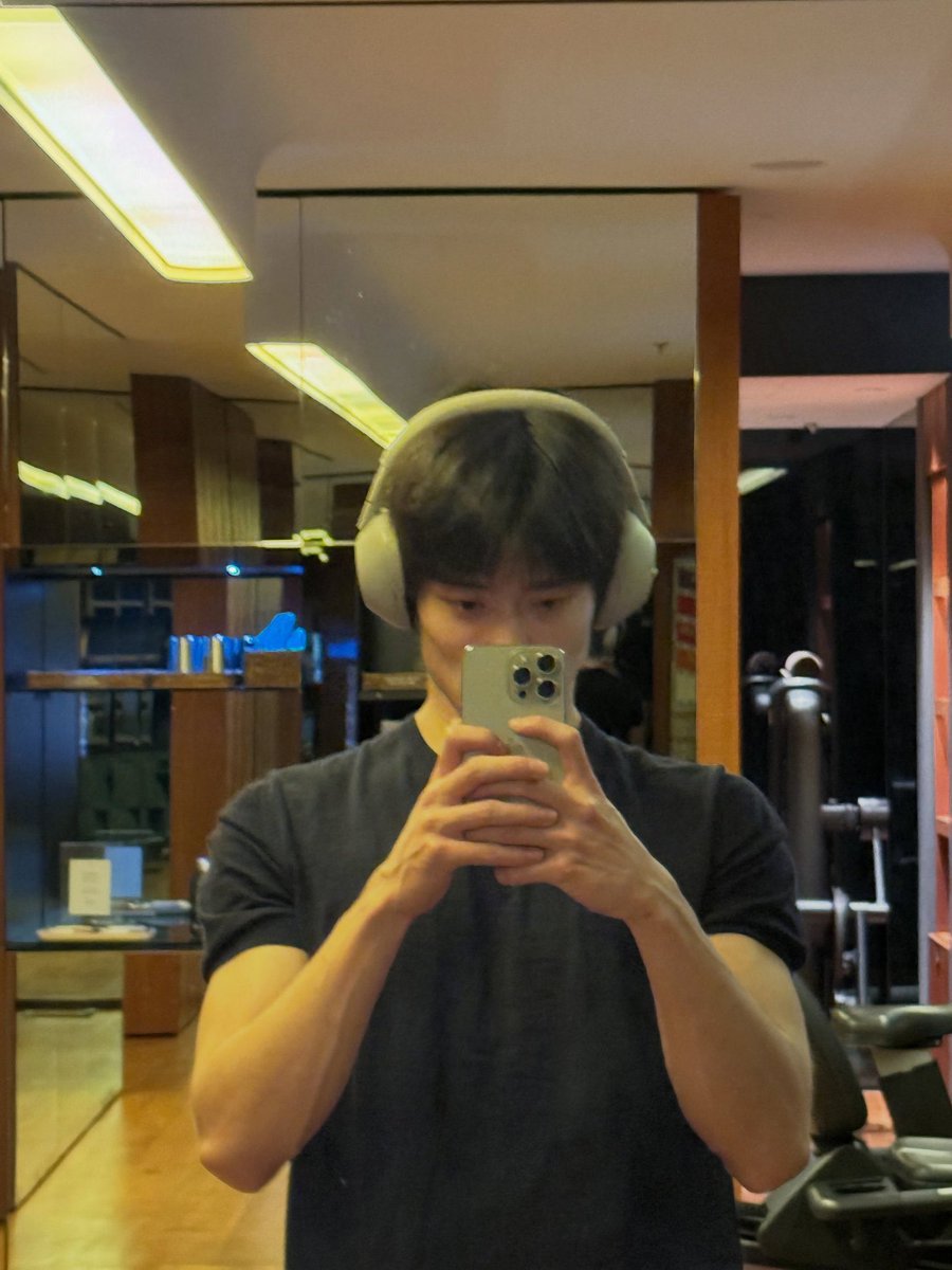 214peachyy's tweet photo. Teriakkk akuuu
Prada SS27 Show JAEHYUN DEFINES PRADA
 #PradaSS27 #PradaSS27xJaehyun @Prada https://t.co/UMwcqWuGm7