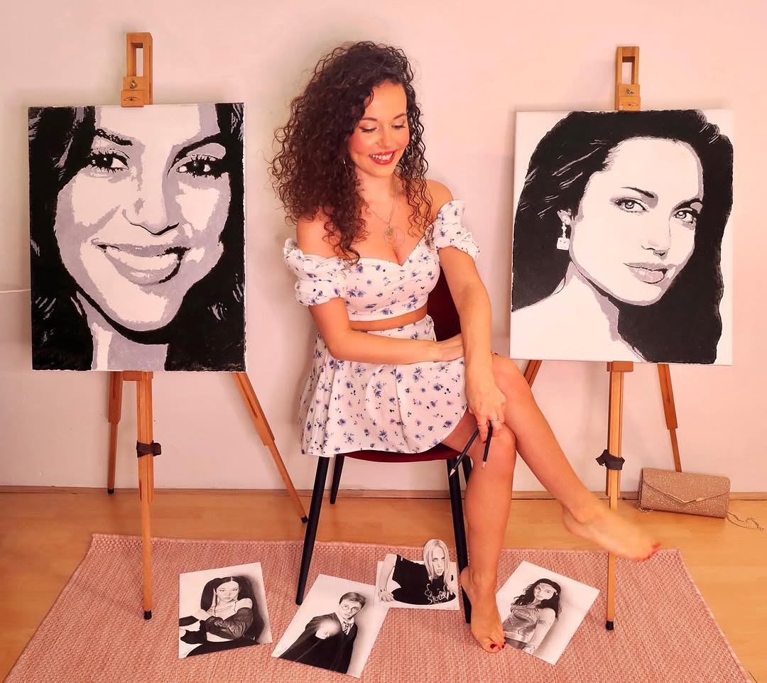 RileyWard339316's tweet photo. My first feet paintings I made of  and Angelina Jolie 🤸‍♀️🎨 and the pencil drawings I made of  Harry Potter  and Wonder Woman.
I tried to draw Billie Eilish in 3D as you can see, (I used scissors to cut the paper to make it look more 3D) I never trie... https://t.co/FktJa5yXBE
