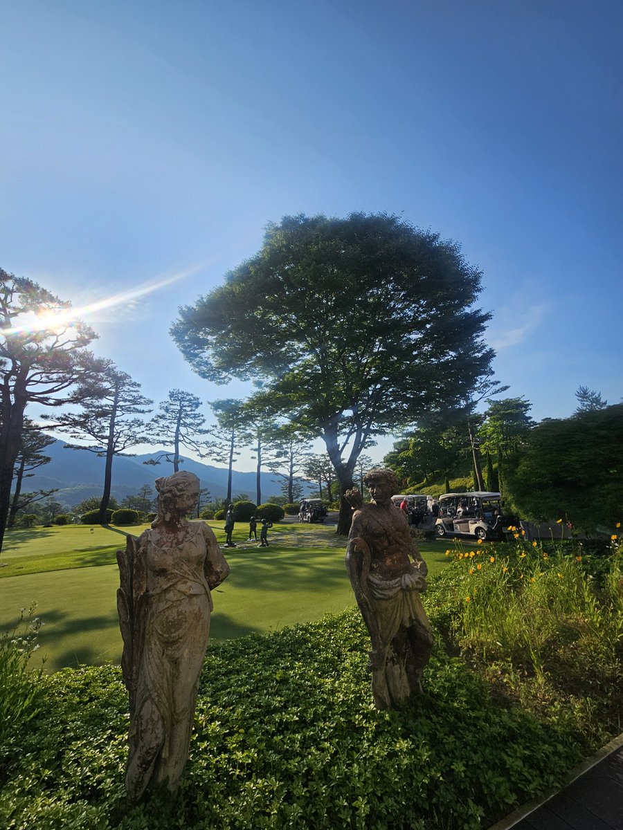 howoobubu's tweet photo. 이스트밸리에서 대회있었는데. 
친구들 및 지인들 출동햇네..
자기야.. 나도 폴쉐 대회나가고 싶어 

자기~♡ https://t.co/c0PTZHc7TV
