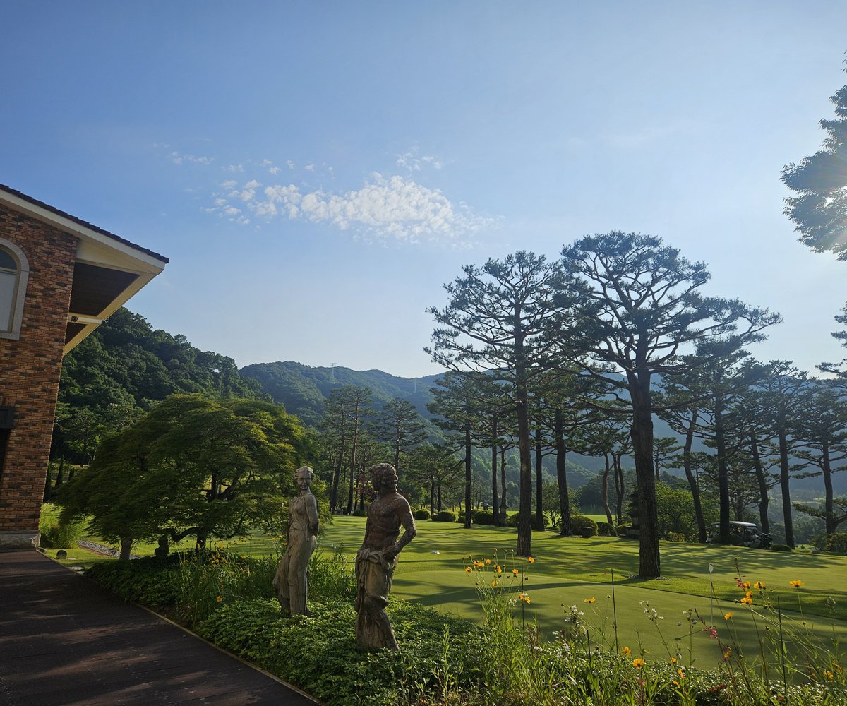 howoobubu's tweet photo. 이스트밸리에서 대회있었는데. 
친구들 및 지인들 출동햇네..
자기야.. 나도 폴쉐 대회나가고 싶어 

자기~♡ https://t.co/c0PTZHc7TV
