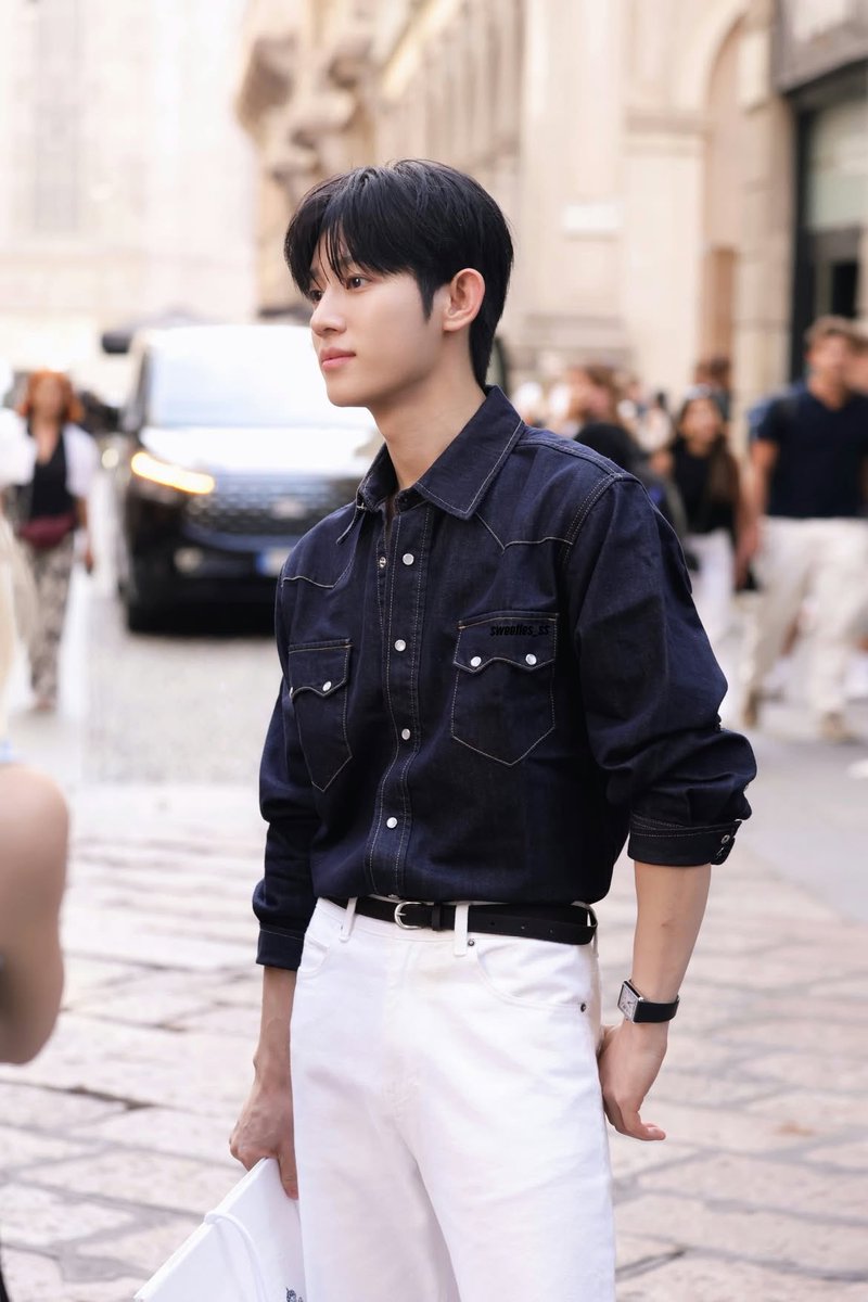 im_hlan_'s tweet photo. Tỏa sáng rực rỡ tại Fashion Week nhé Park Siwoo ơi! Luôn tự hào về bạn! 

#PARKSIWOO
#SIWOO_IN_MILANO https://t.co/GhWPNIZKJH
