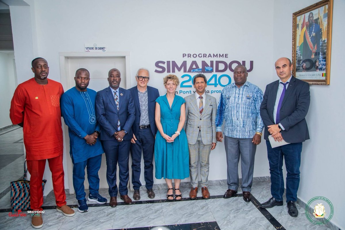 UEenguinee's tweet photo. Le 17/09, l'Amb. @XavierSticker a rencontré le Ministre #FassouThea5  (@MeddGuinee). La 🇬🇳 et l'🇪🇺 réaffirment leur partenariat sur l'environnement, la biodiversité et la gestion durable des ressources naturelles : plastique, aires protégées, mangroves, carbone et Fouta-Djallon. https://t.co/B25mvSfAO3