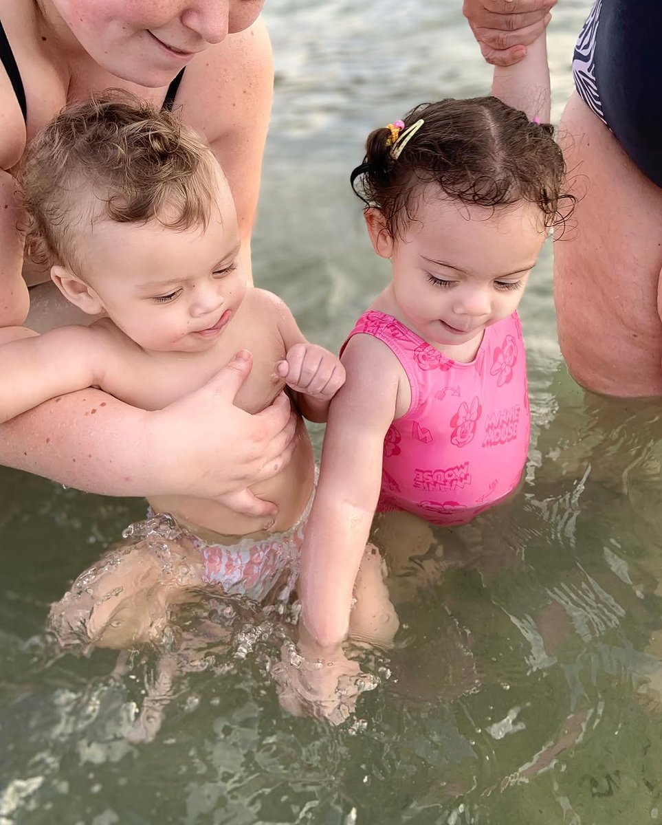 luciaumazon's tweet photo. Lo único que me recarga la energía, estar juntos🤍🌸🌊☀️ https://t.co/fIok0yK82w