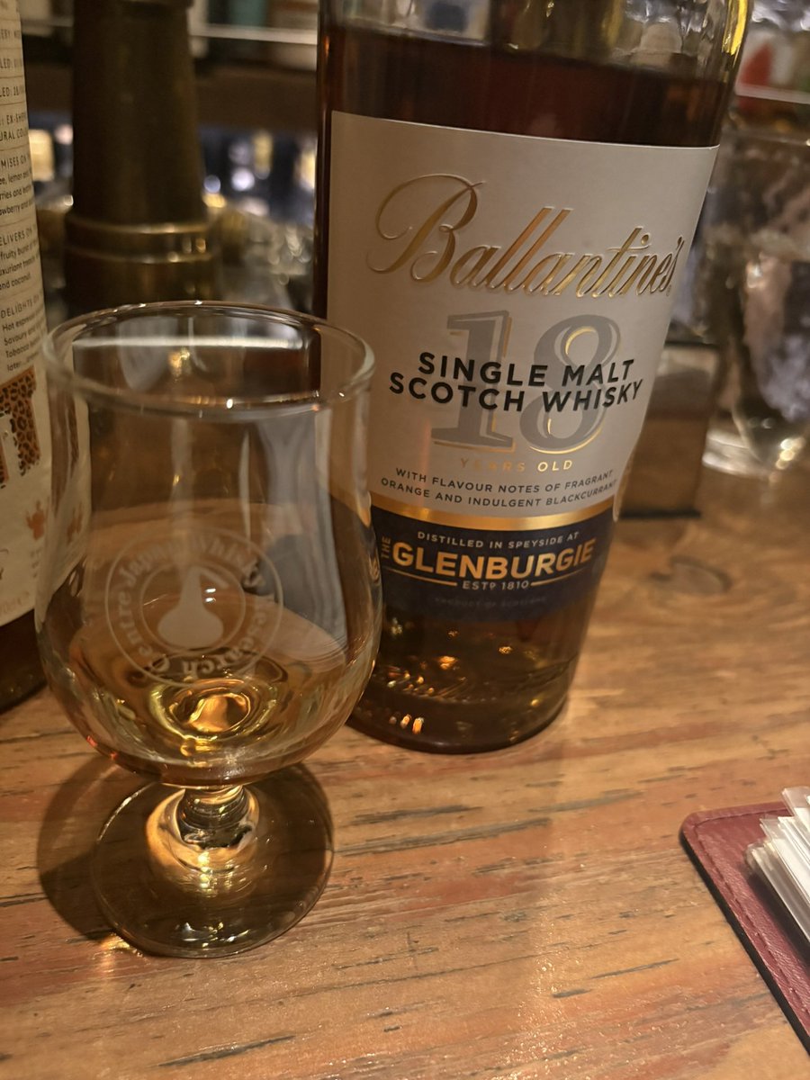 11color_bars's tweet photo. 今夜のバー活🥃
美味しい88バーギーいただきました😋
しみじみ美味しいです🥺 https://t.co/6l9LHKK2BQ