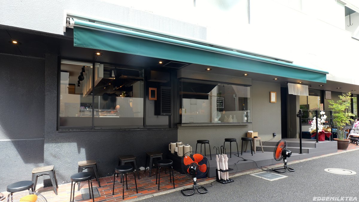 edgemilktea's tweet photo. 外苑前の 神宮前とんかつなないど で「安曇野げんき豚 熟成 ロースかつ定食」
#とんかつなないど https://t.co/0sdFdOWUWw