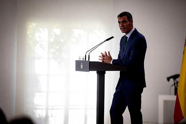 veintimillapie's tweet photo. El Gobierno desacredita al jurado de Begoña antes de que lo elijan, ya lo quiere presionar. 
Esto es Sánchez y su gobierno, una mafia. https://t.co/qoYV66Wr2d