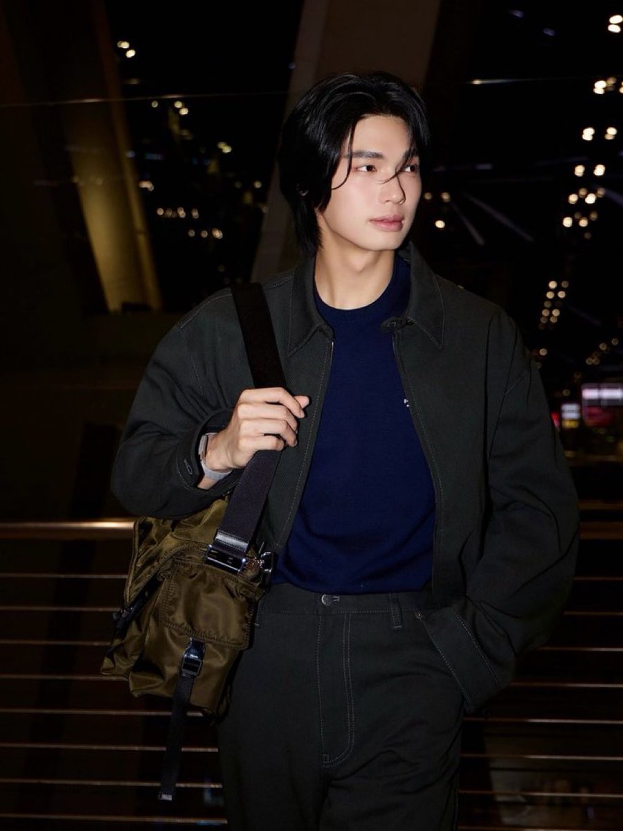 WinmetawinO's tweet photo. 🚨ขอ 100 เมนชั่นติดแท็กค่ะ ทุกคนมุงด่วน 🚨

WIN DEFINES PRADA SS27

#PRADASS27xWIN 
#PRADASS27
#PRADA @Prada
#winmetawin @winmetawin https://t.co/GavcLVfBp2