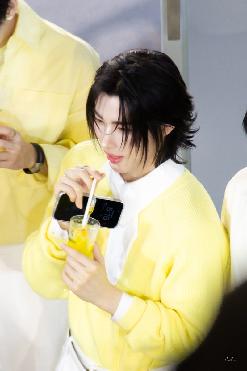 begbittycat's tweet photo. യ 220926 ₊
⠀⠀⠀⠀⠀
⠀ ลูกหมีกินอะไรรร แบ่งเค้าบ้างงง 🥤🧸

#GarnierClinicalLabxDMD
𓂃 #teddyyy , @teddyyy_____s https://t.co/PU2zbB1adR