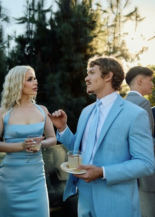 storrieunfolds's tweet photo. made bridesmaid connor happen too https://t.co/eWF7srcYqC