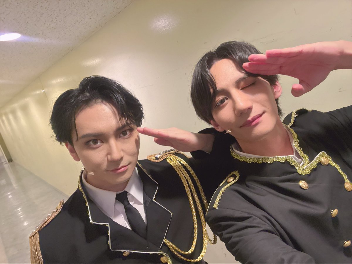 K_aisawa_fr's tweet photo. GEKIIKE本公演第17回
『月下燦然ノ星-帝都綺譚-』

ソワレ公演終了しました！！
ご来場いただき、ありがとうございました！

今日は念願の日向野さんと⚪️🟢

明日は1公演ですが、全力で挑みます！！
#舞台月下　#月下燦然ノ星 https://t.co/5KhOj0m9vZ