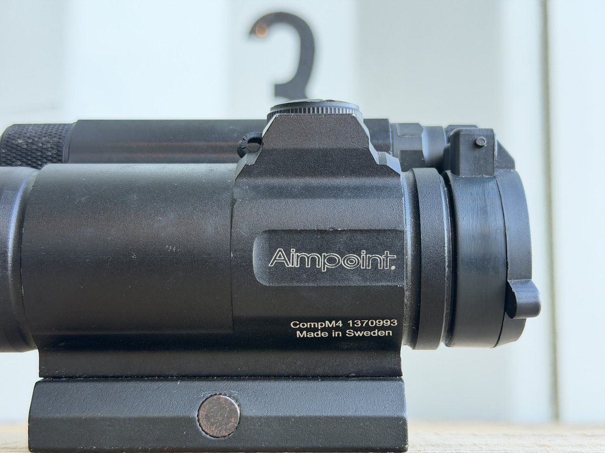 TRAILARMS's tweet photo. 中古品買取速報🔥
Aimpoint CompM4タイプ
レプリカドットサイト入荷‼️
キルフラッシュ&レンズカバー付き👍
無骨なスタイルがカッコいい一本です!
店頭にて販売中!
#TRAILARMS #トレイルアームズ
#Aimpoint #CompM4 #レプリカ #ドットサイト https://t.co/MJVuHfSpcy
